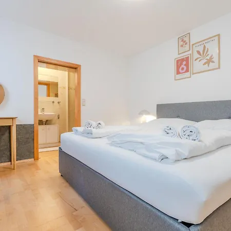House Apartment *