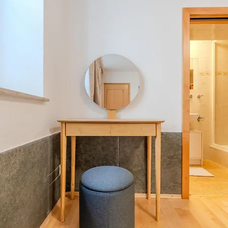 House Apartment *