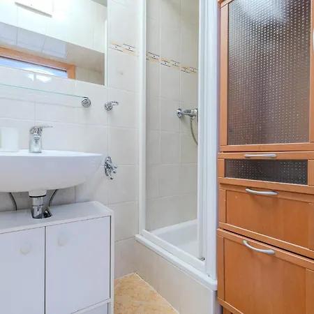 House Apartment *
